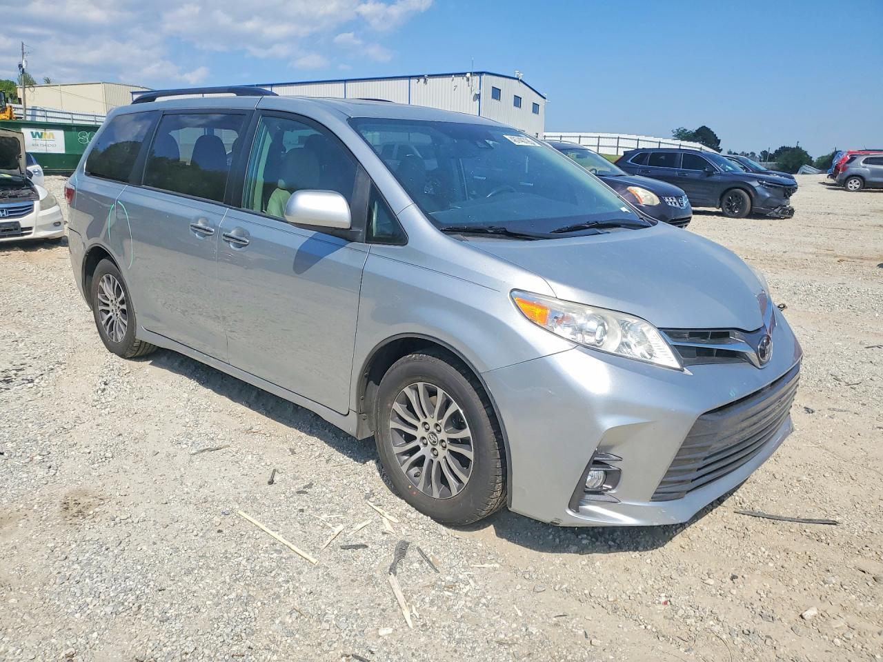 2019 Toyota Sienna Xle 8-Passenger - Фото 4