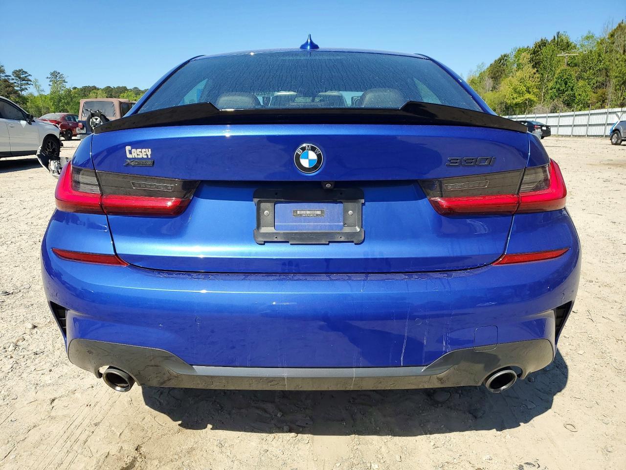 2020 BMW 330Xi - Фото 6