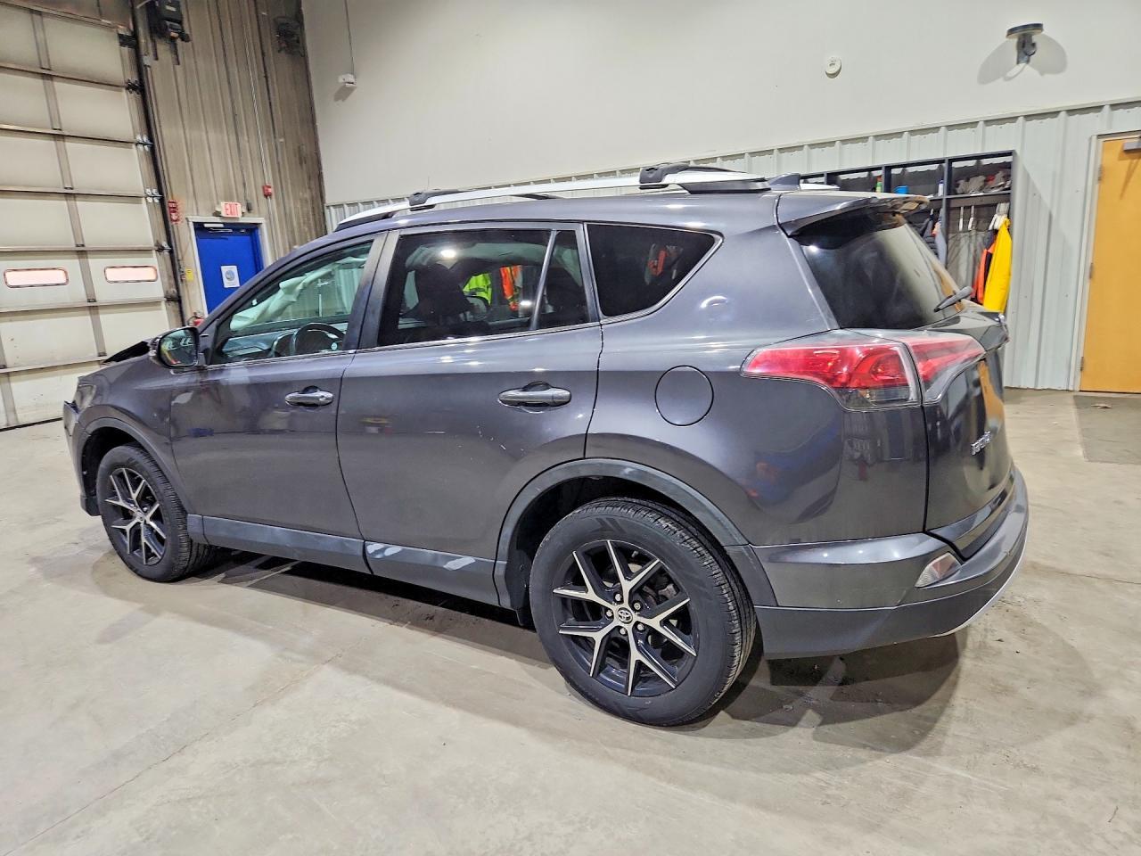 2016 Toyota Rav4 Se - Фото 2