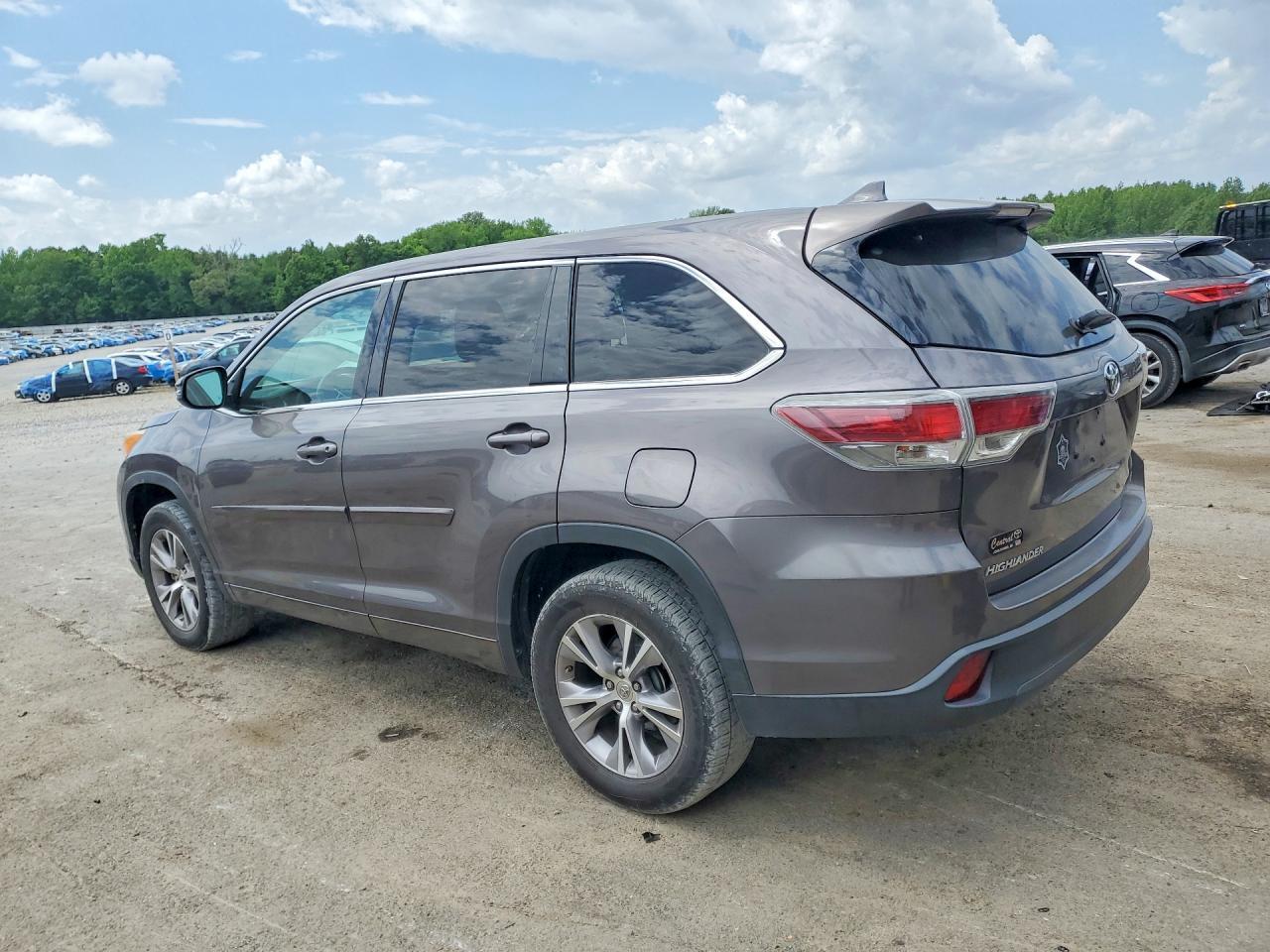 2014 Toyota Highlander Le Plus - Image 2