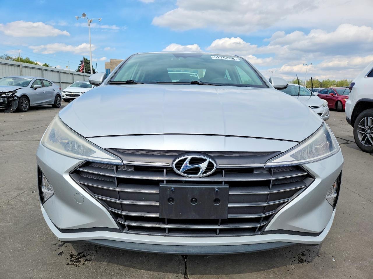 2019 Hyundai Elantra Sel - Фото 5