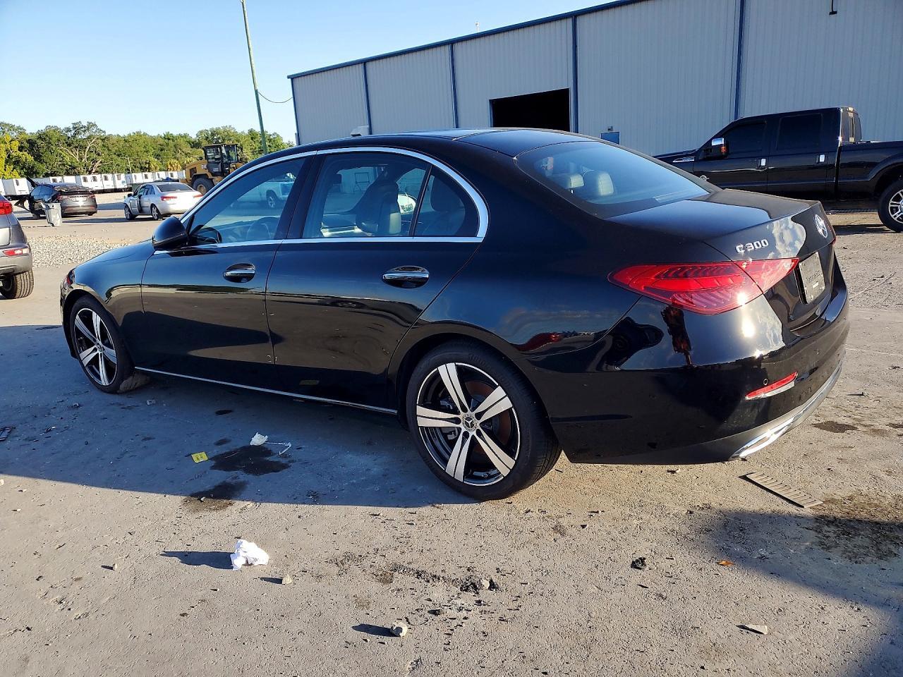 2025 Mercedes-Benz C 300 4Matic - Фото 2