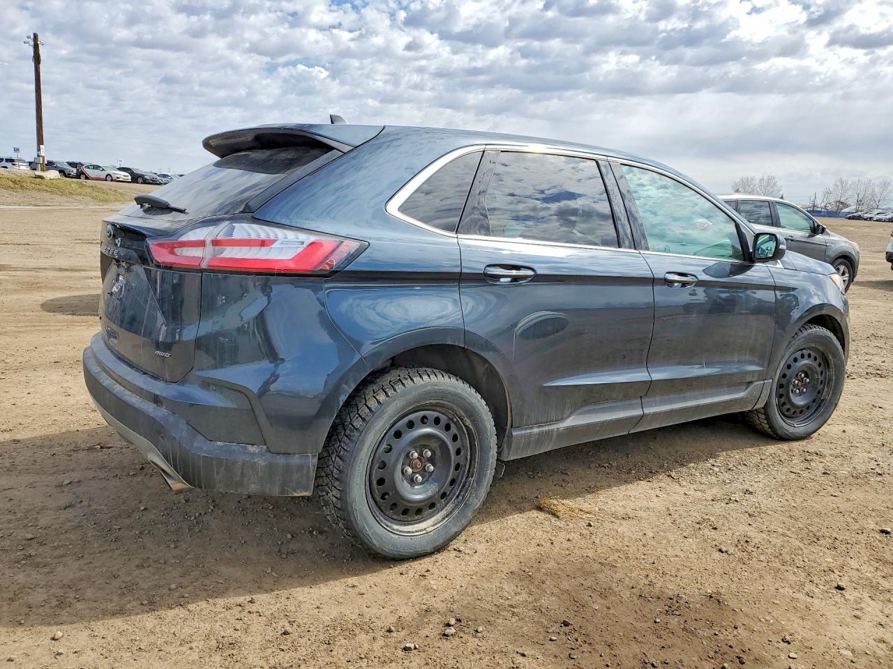 2022 Ford Edge Titanium - Фото 3