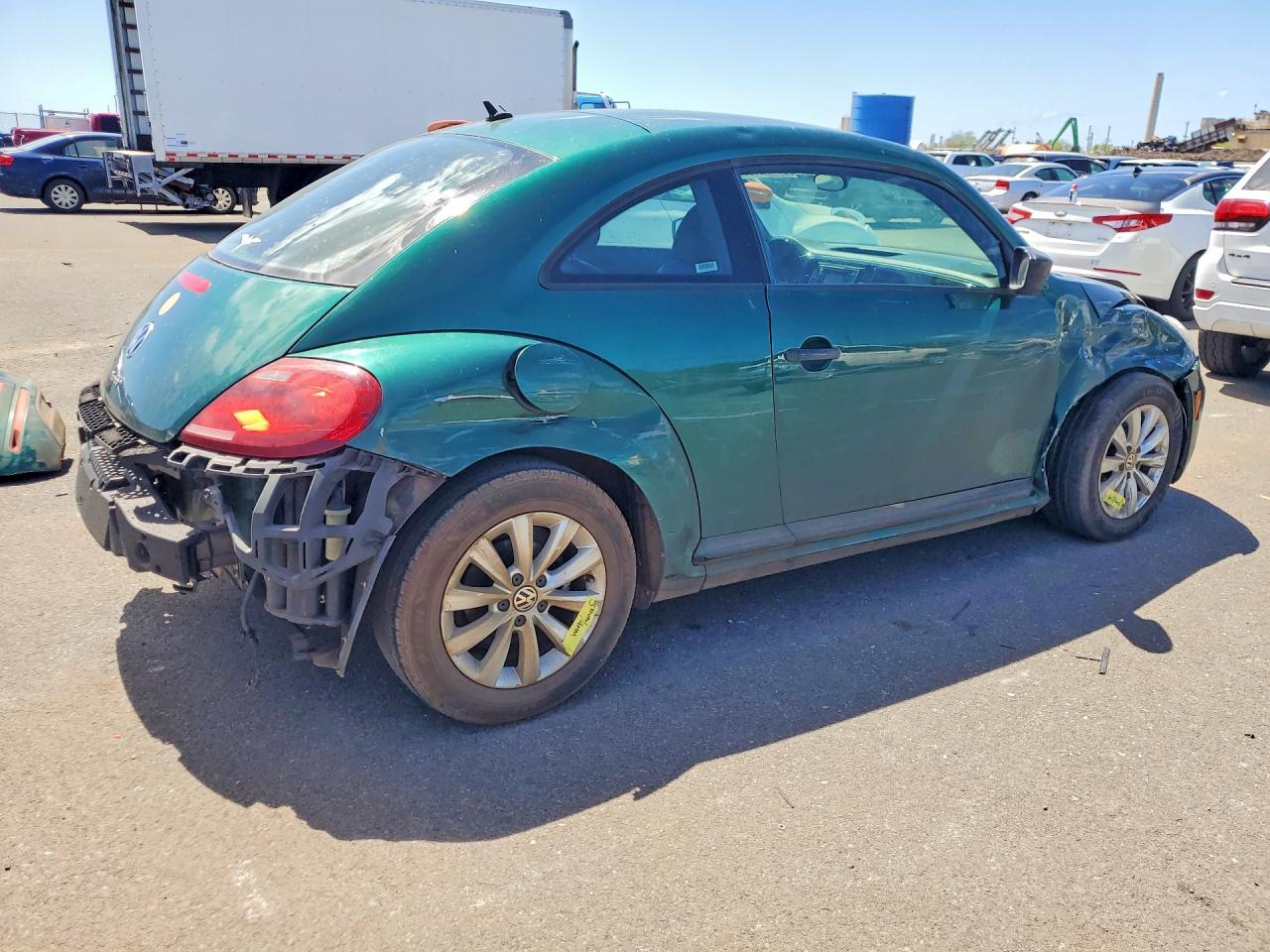 2017 Volkswagen Beetle 1.8T - Фото 3