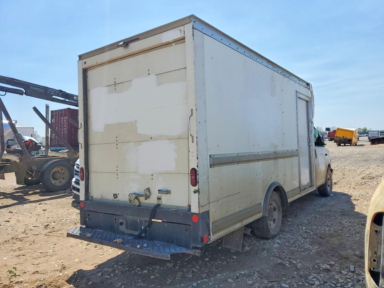 2019 GMC Savana Delivery Truck - Image 3