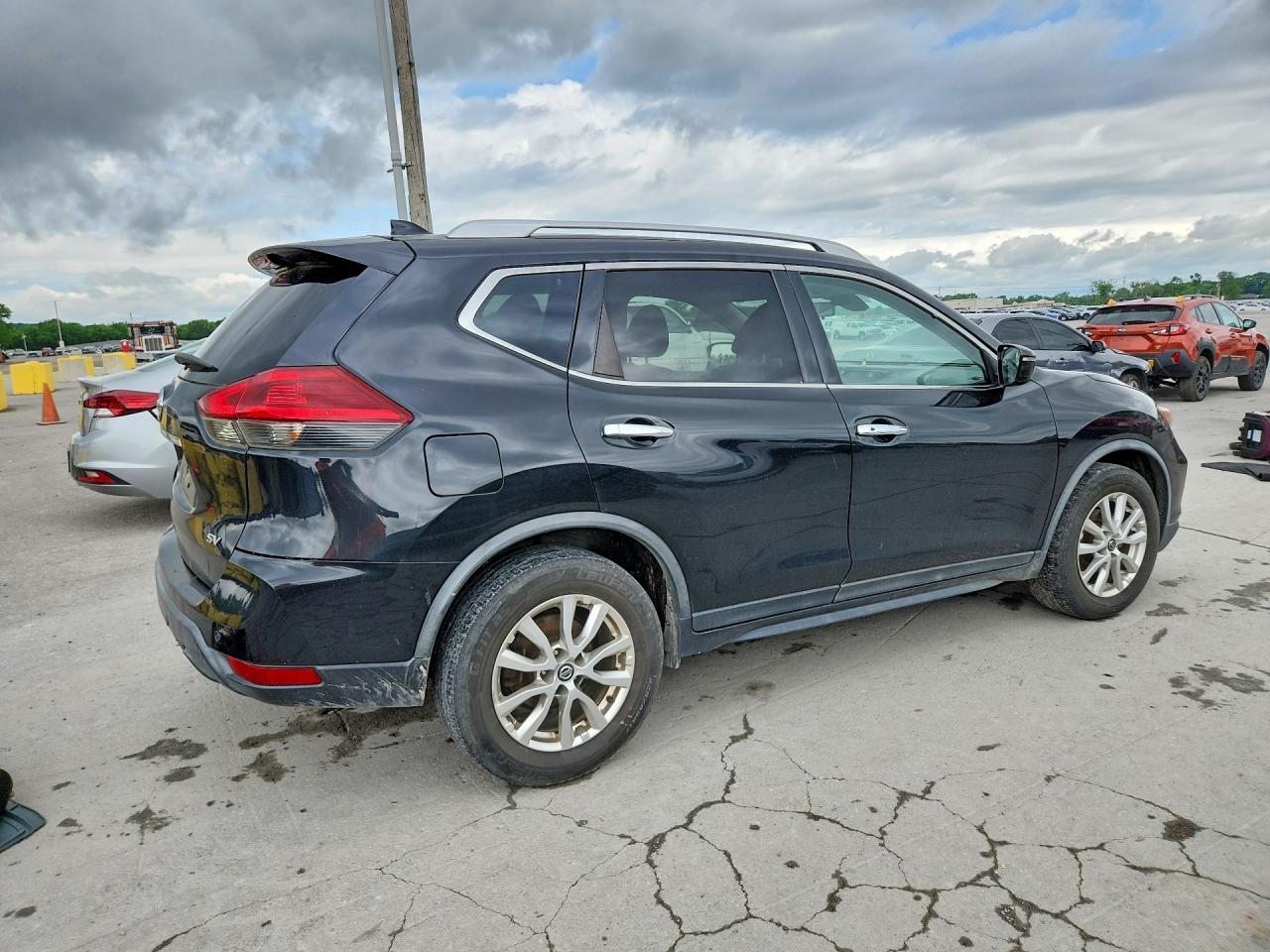 2020 Nissan Rogue Sv - Image 3