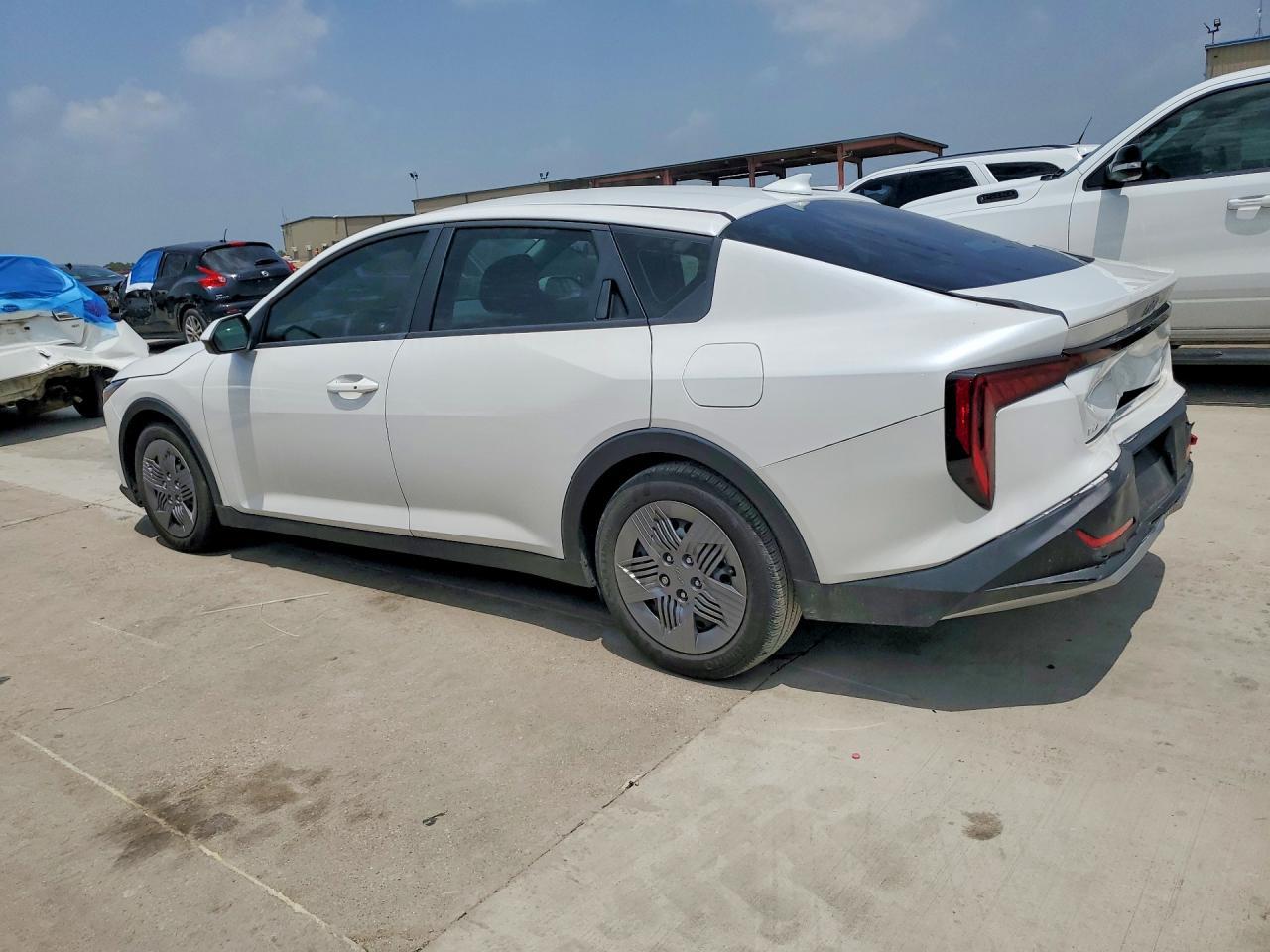 2025 Kia K4 Lx - Фото 2