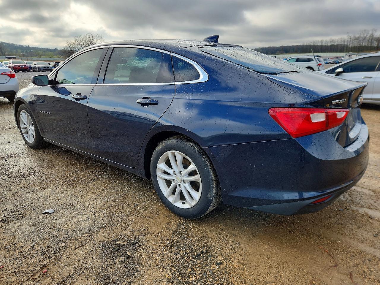 2017 Chevrolet Malibu Lt - Фото 2