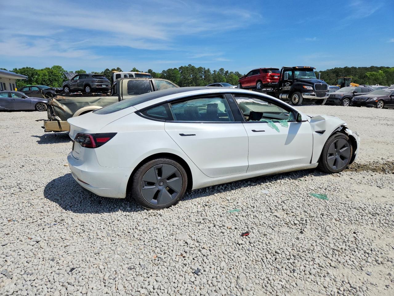 2022 Tesla Model 3 - Фото 3