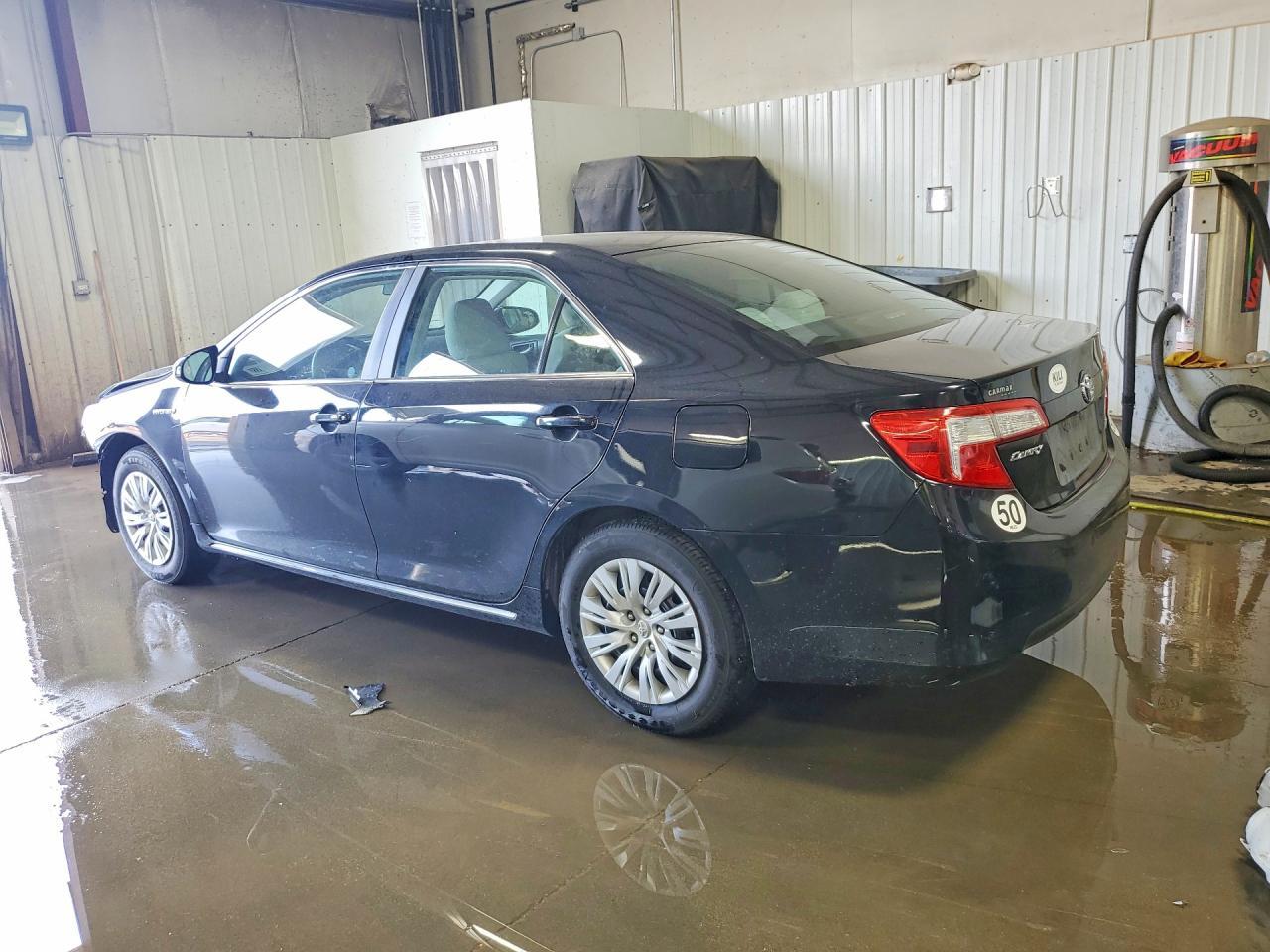 2012 Toyota Camry Hybrid Le - Фото 2