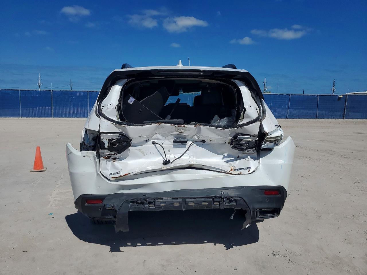 2024 Honda Pilot Touring - Image 6