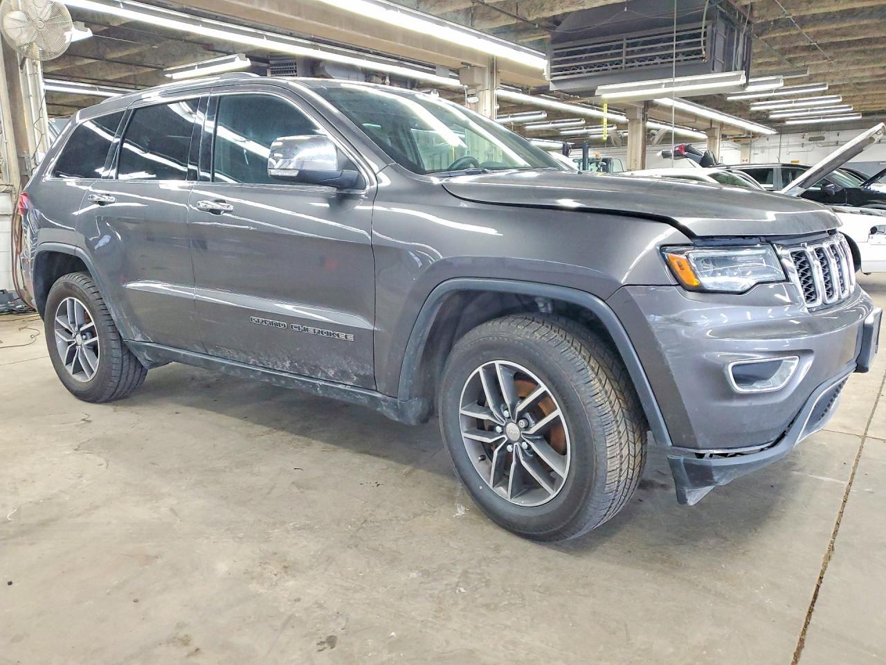 2017 Jeep Grand Cherokee Limited - Image 4