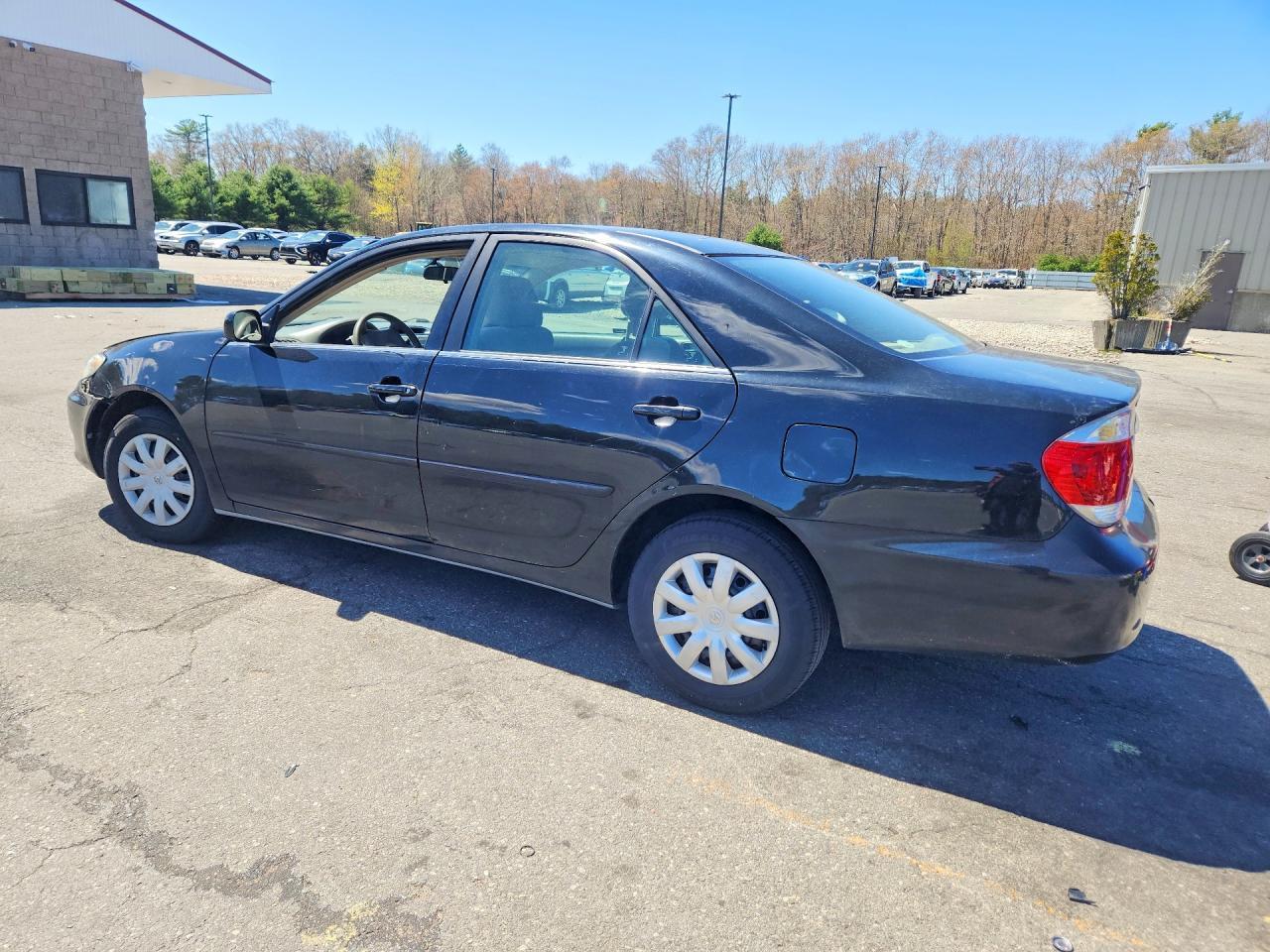 2005 Toyota Camry Le - Image 2