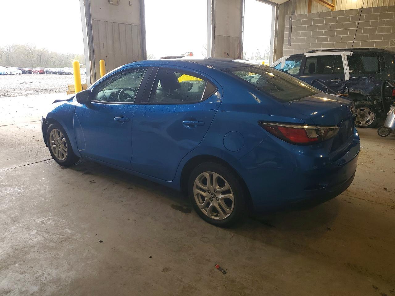 2018 Toyota Yaris Ia Base - Фото 2