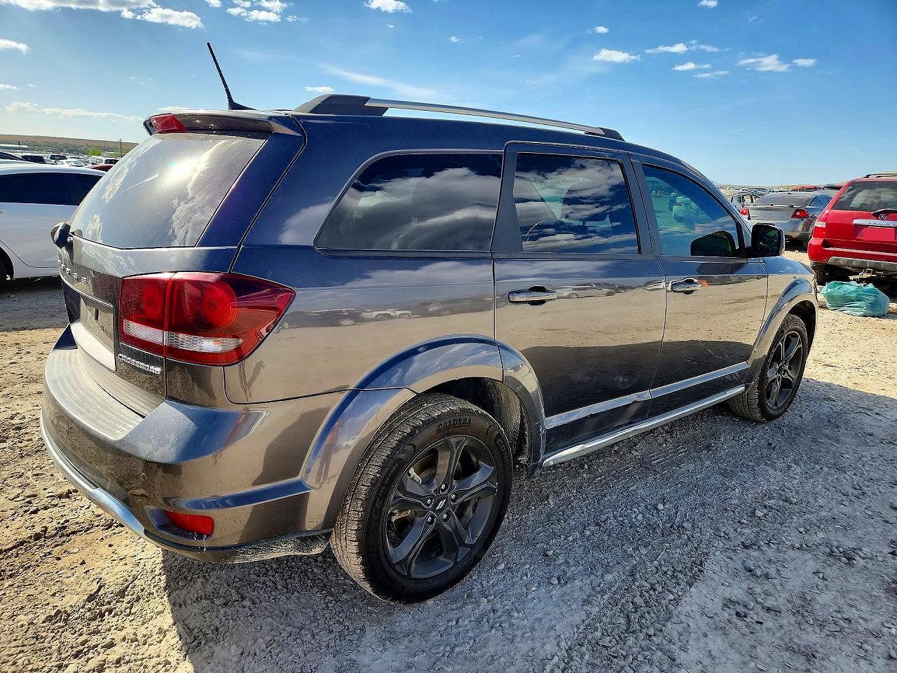 2020 Dodge Journey Crossroad - Фото 3