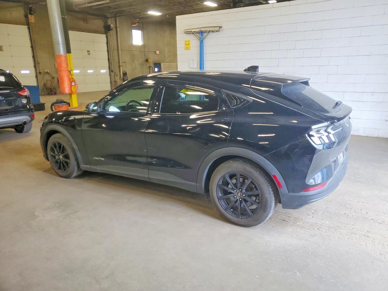 2021 Ford Mustang Mach-E Select - Фото 2