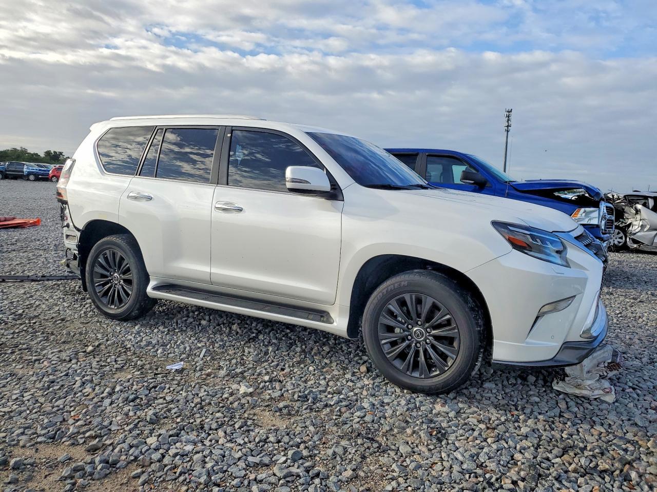 2023 Lexus Gx 460 Luxury - Image 4