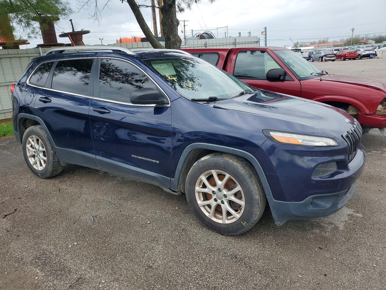 2016 Jeep Cherokee Latitude - Фото 4