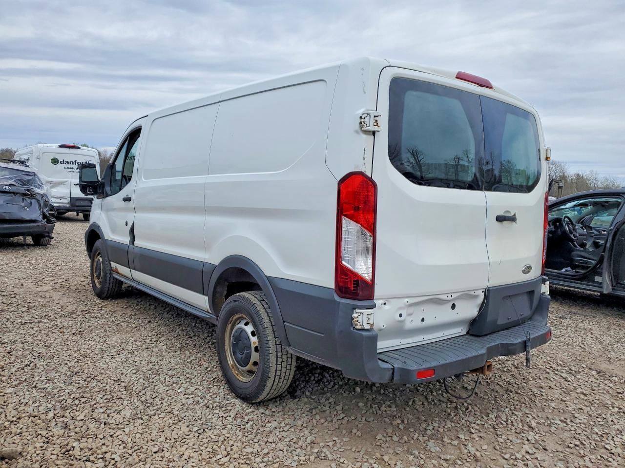 2015 Ford Transit 250 Delivery Van - Фото 2
