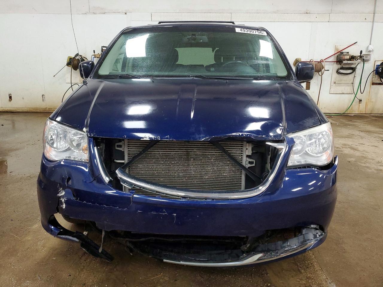 2014 Chrysler Town & Country Touring - Фото 5