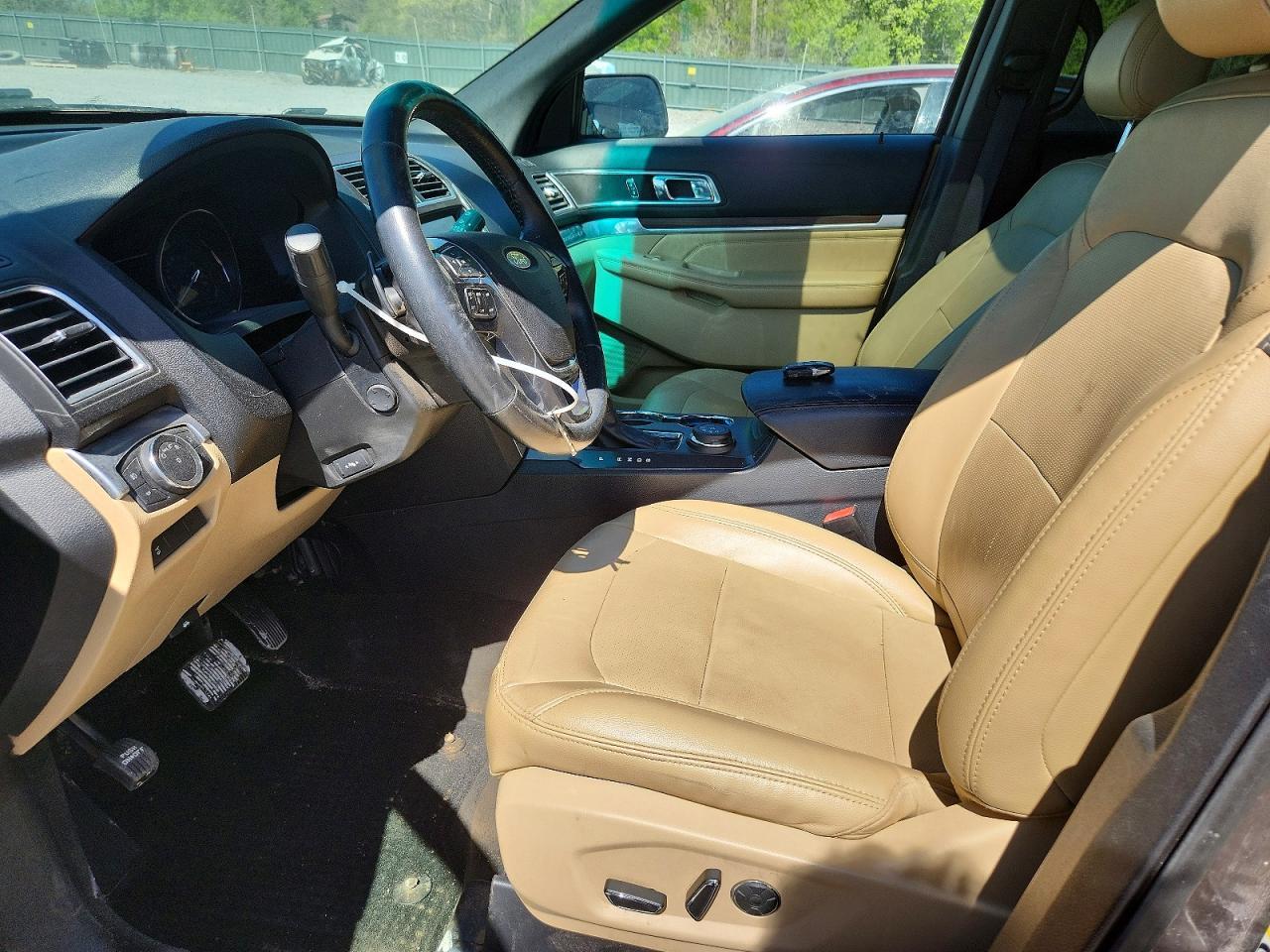2016 Ford Explorer Limited - Image 7