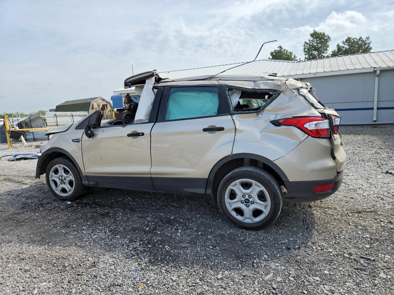 2017 Ford Escape S - Фото 2