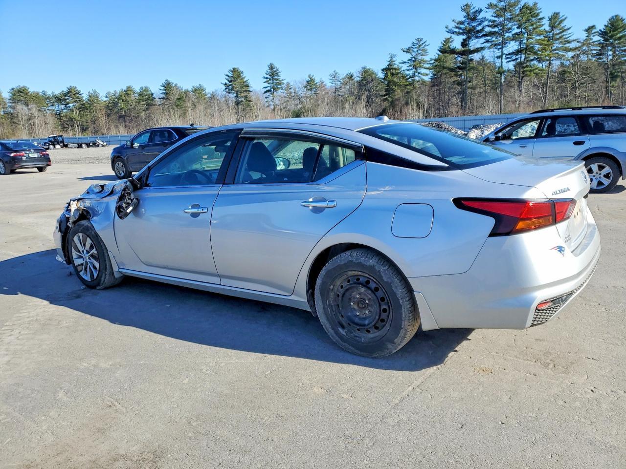 2019 Nissan Altima S - Фото 2