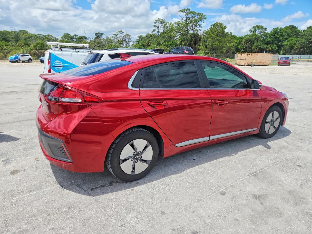 2022 Hyundai Ioniq Se - Фото 3