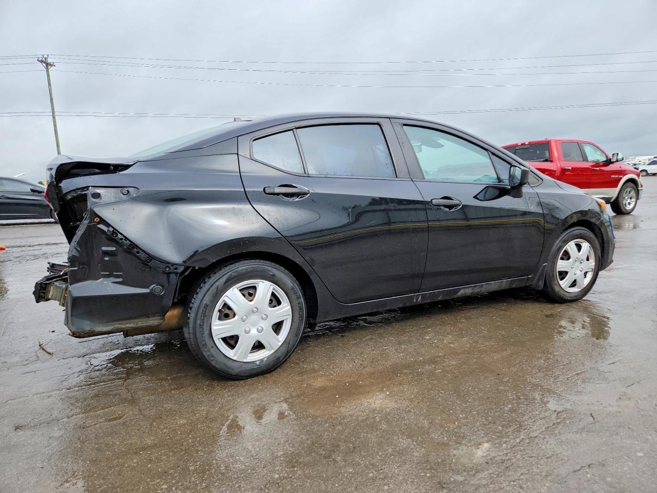 2021 Nissan Versa S - Image 3