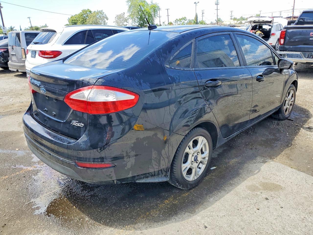 2016 Ford Fiesta Se - Фото 3