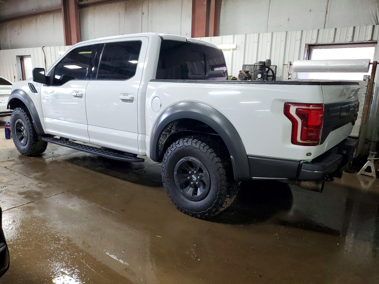 2018 Ford F150 Raptor - Фото 2