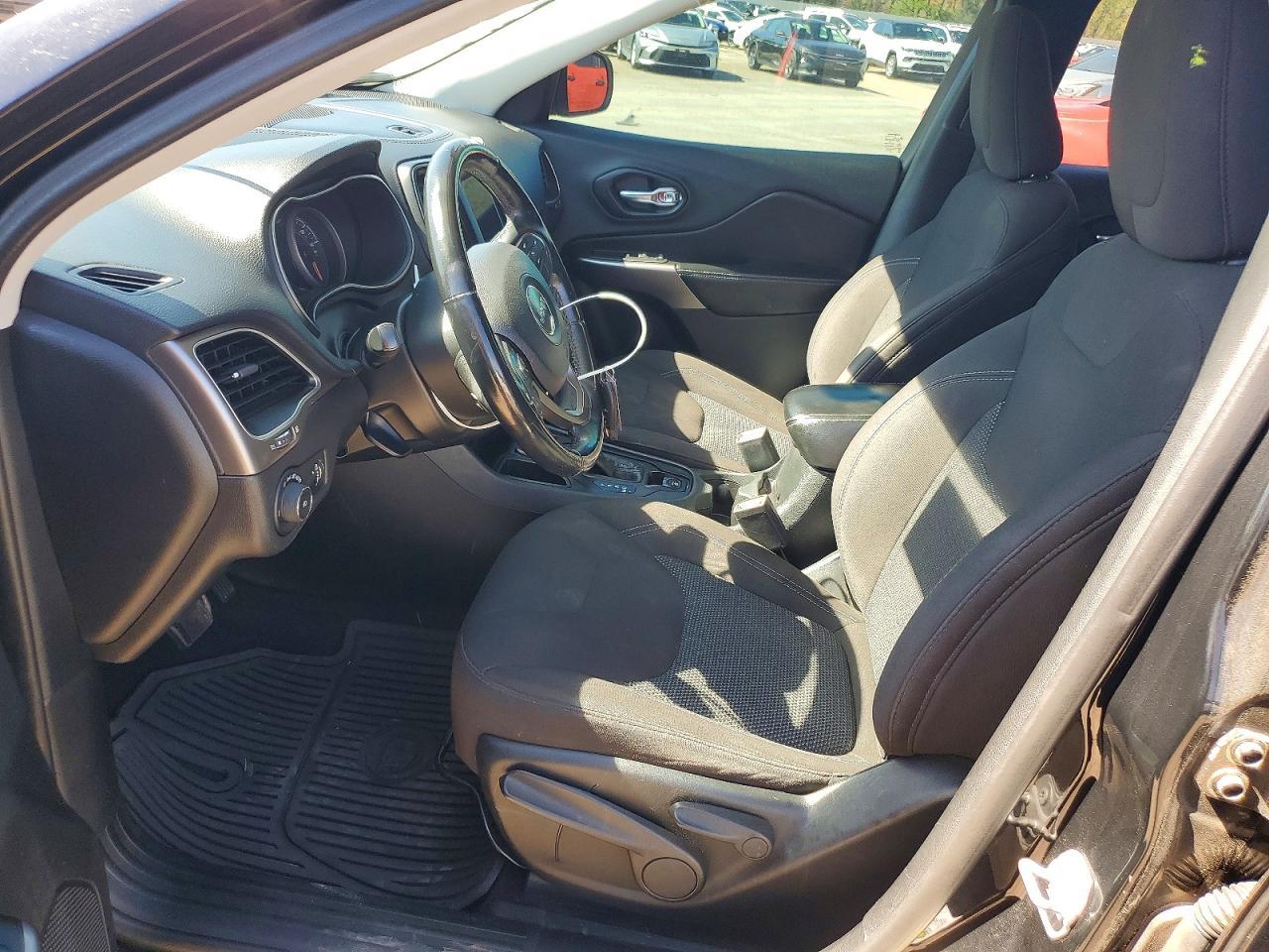 2019 Jeep Cherokee Latitude - Фото 7