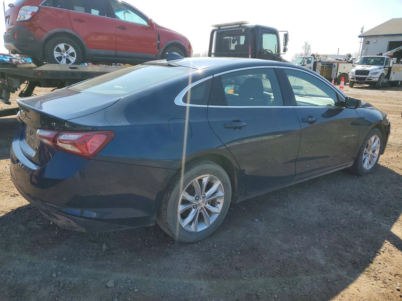 2022 Chevrolet Malibu Lt - Фото 3
