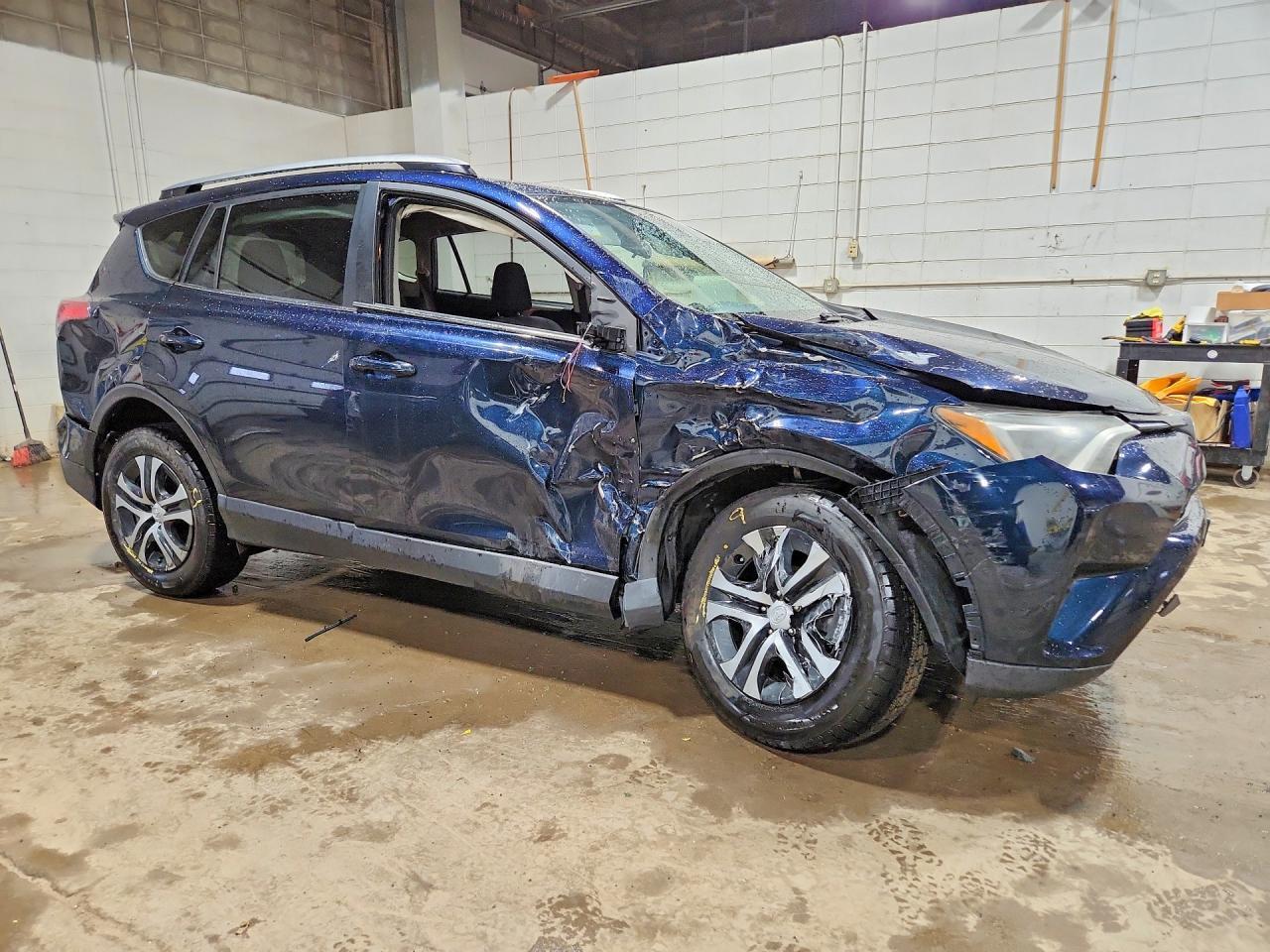 2017 Toyota Rav4 Le - Image 4