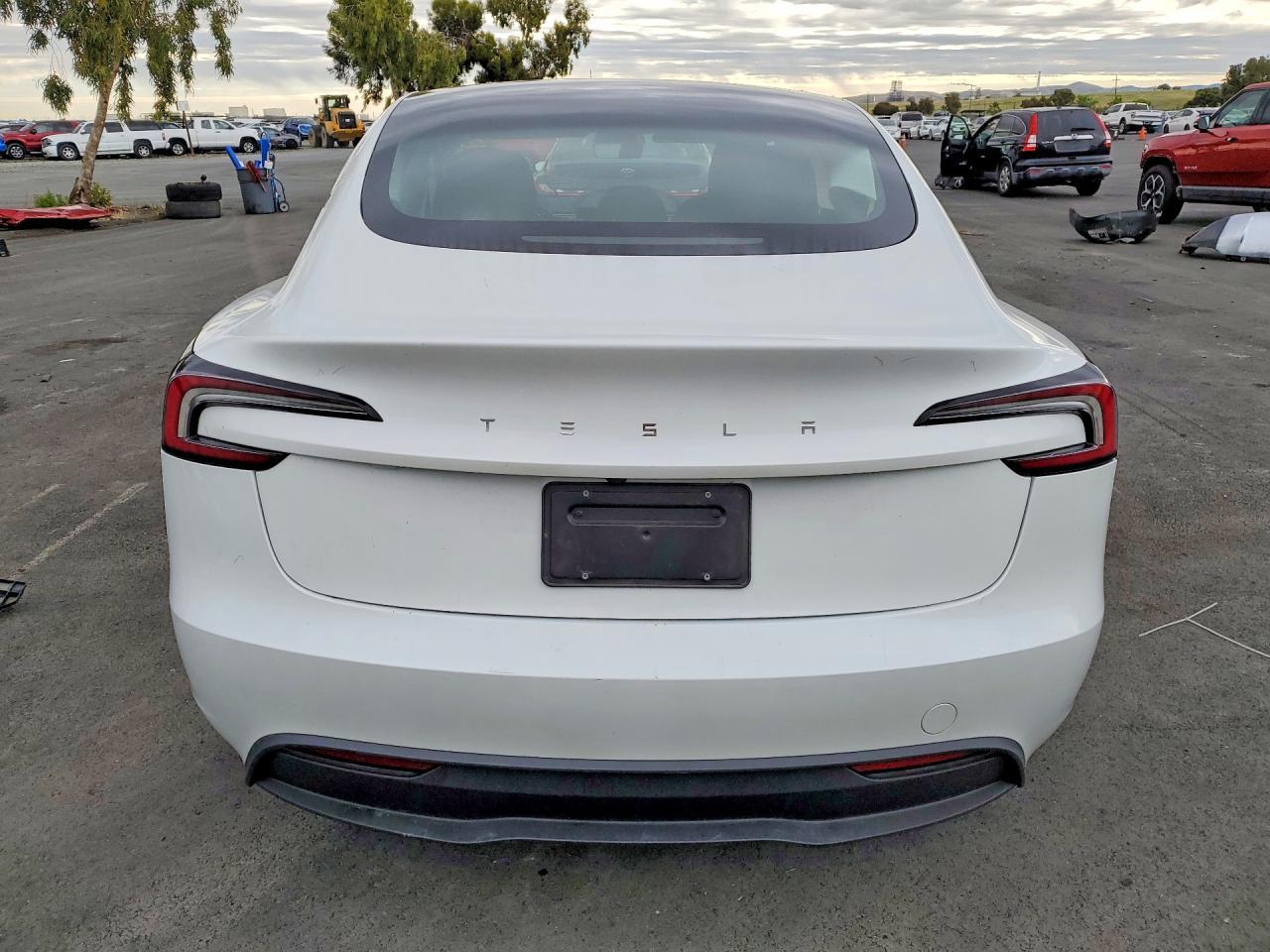 2024 Tesla Model 3 - Фото 6