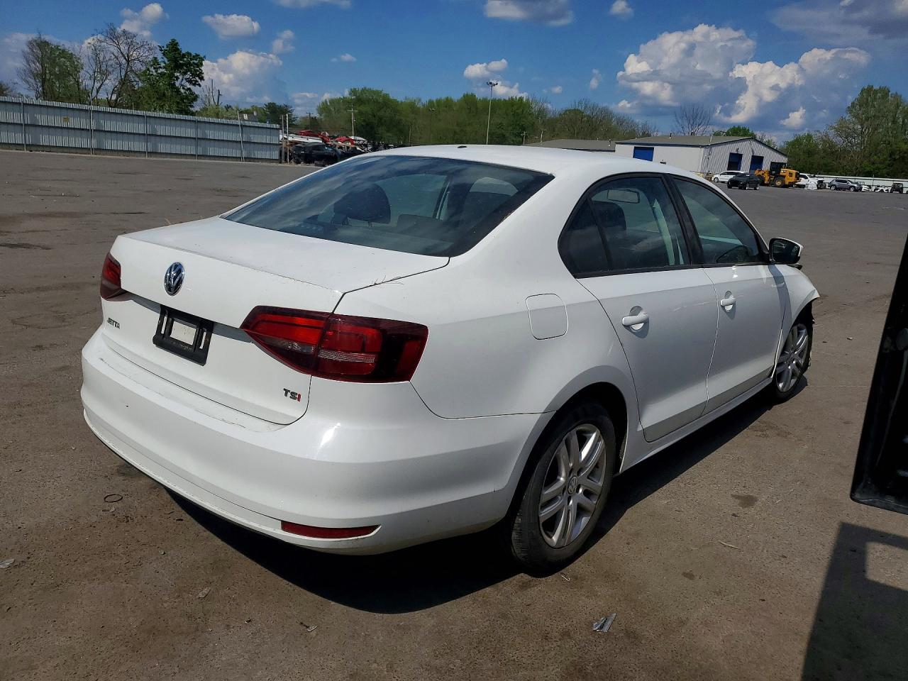 2018 Volkswagen Jetta S - Фото 3