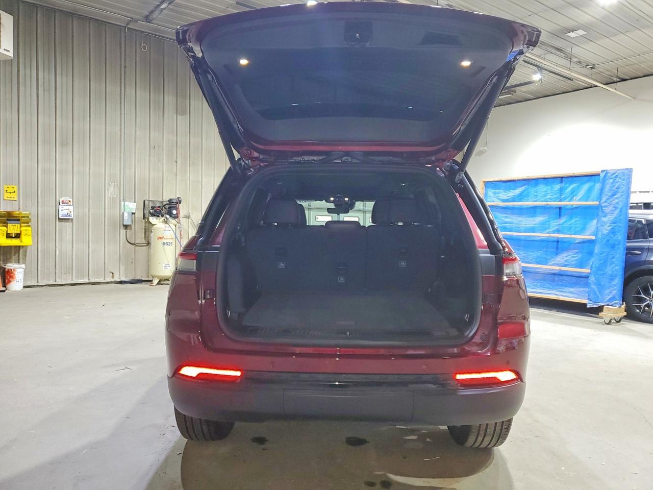 2025 Jeep Grand Cherokee Limited - Image 6
