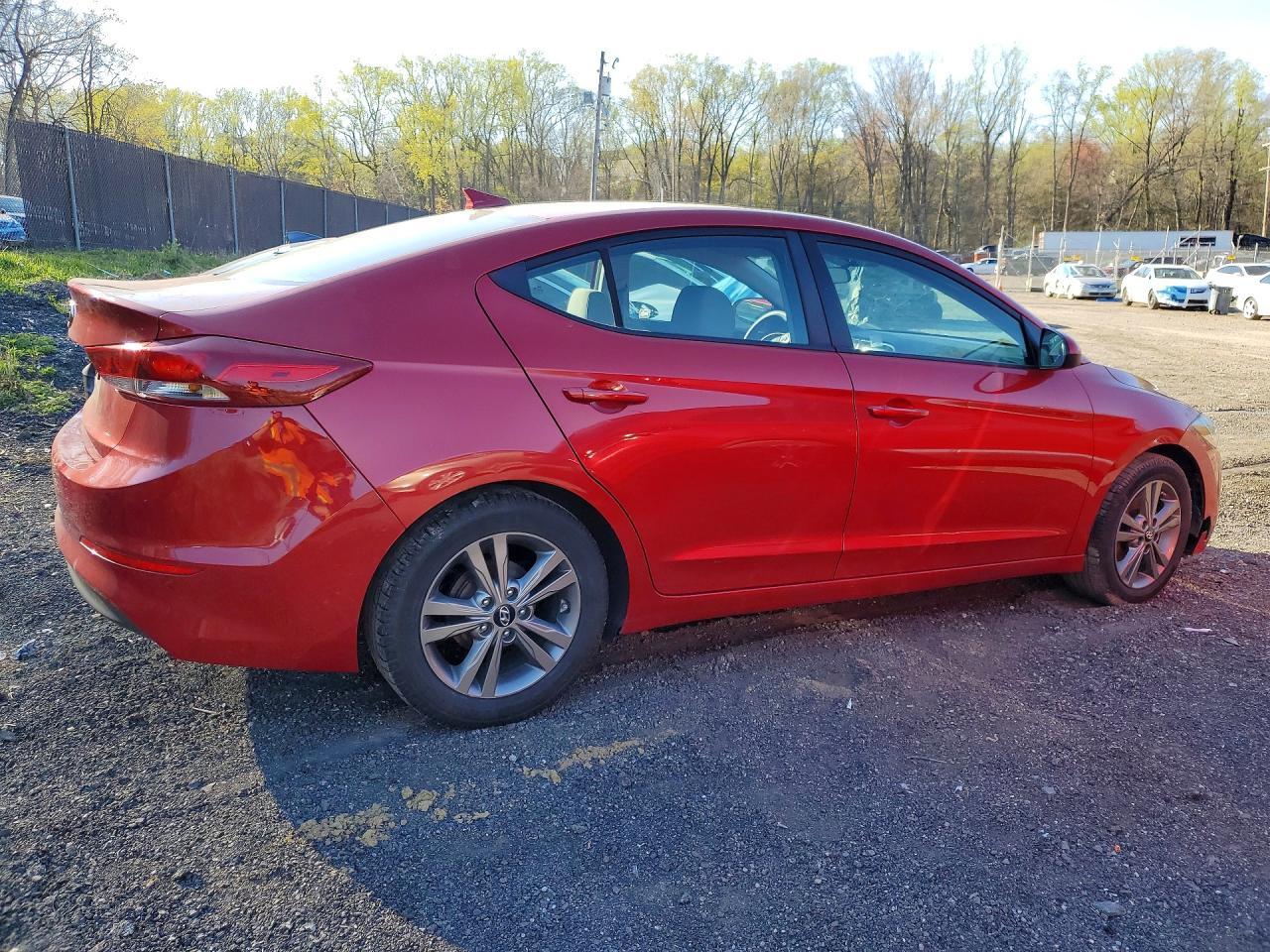 2017 Hyundai Elantra - Image 3