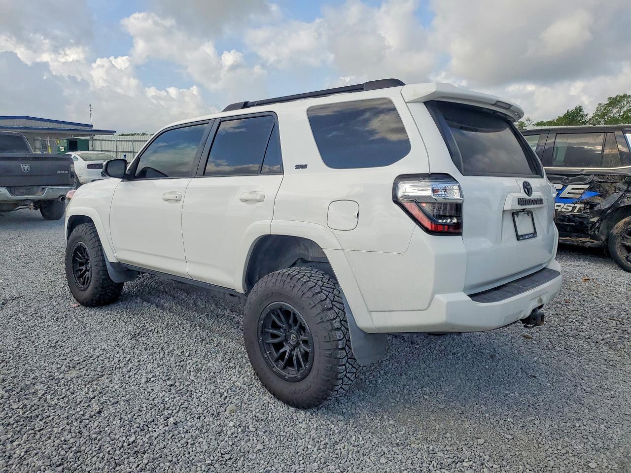 2018 Toyota 4Runner Sr5 - Фото 2