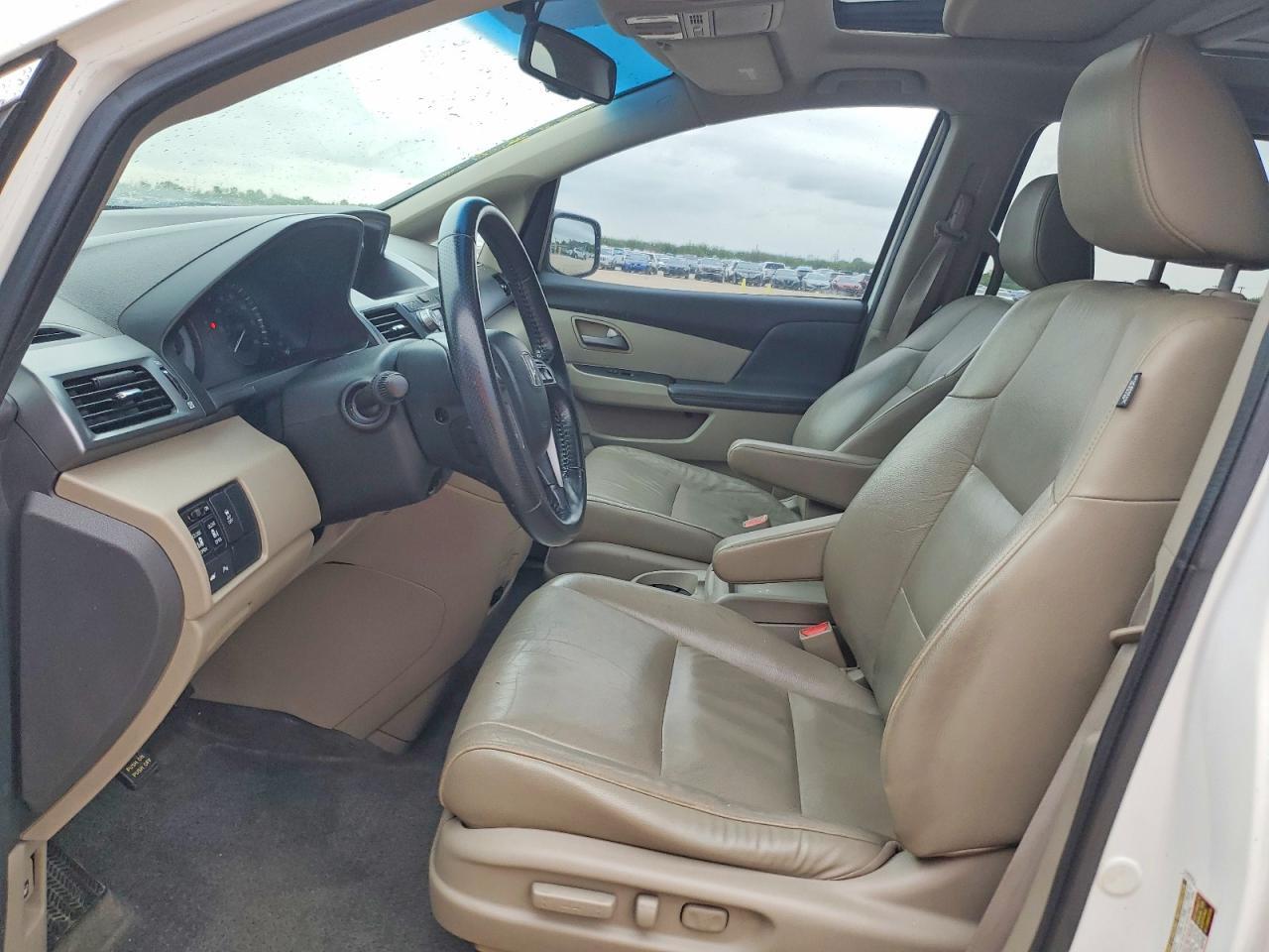 2011 Honda Odyssey Touring - Image 7