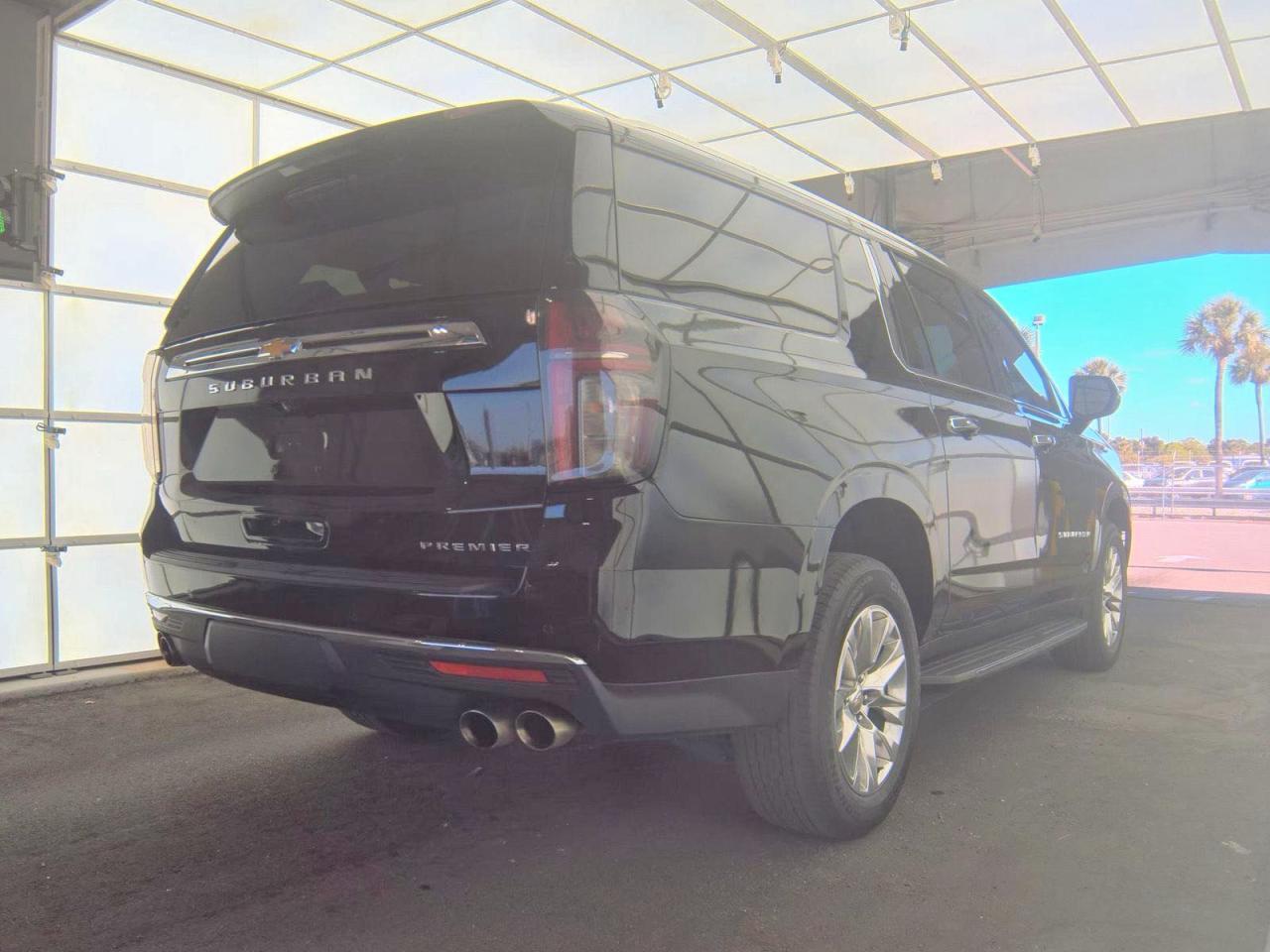 2023 Chevrolet Suburban K1500 Premier - Image 4