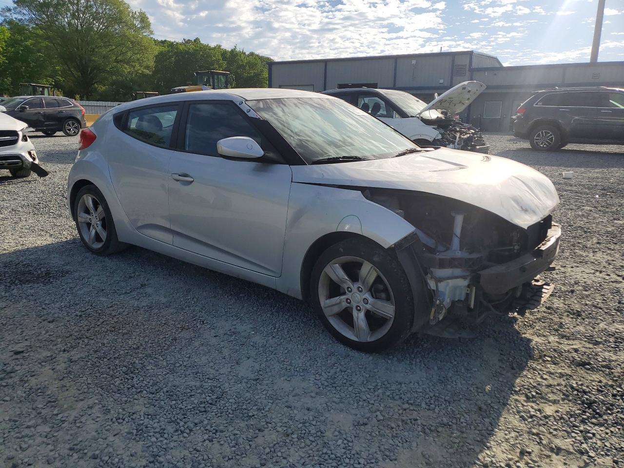 2013 Hyundai Veloster Base - Фото 4