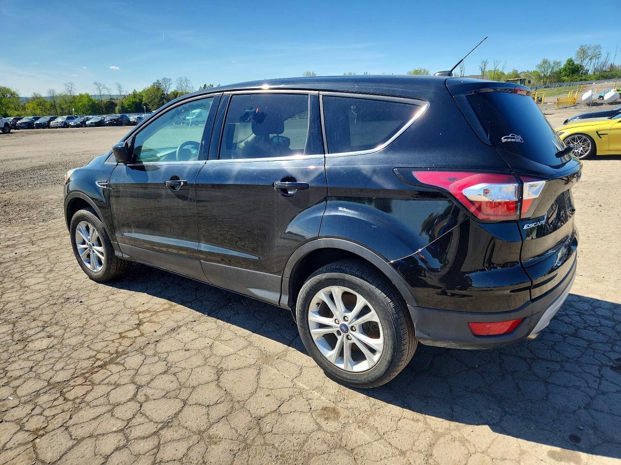 2017 Ford Escape Se - Фото 2