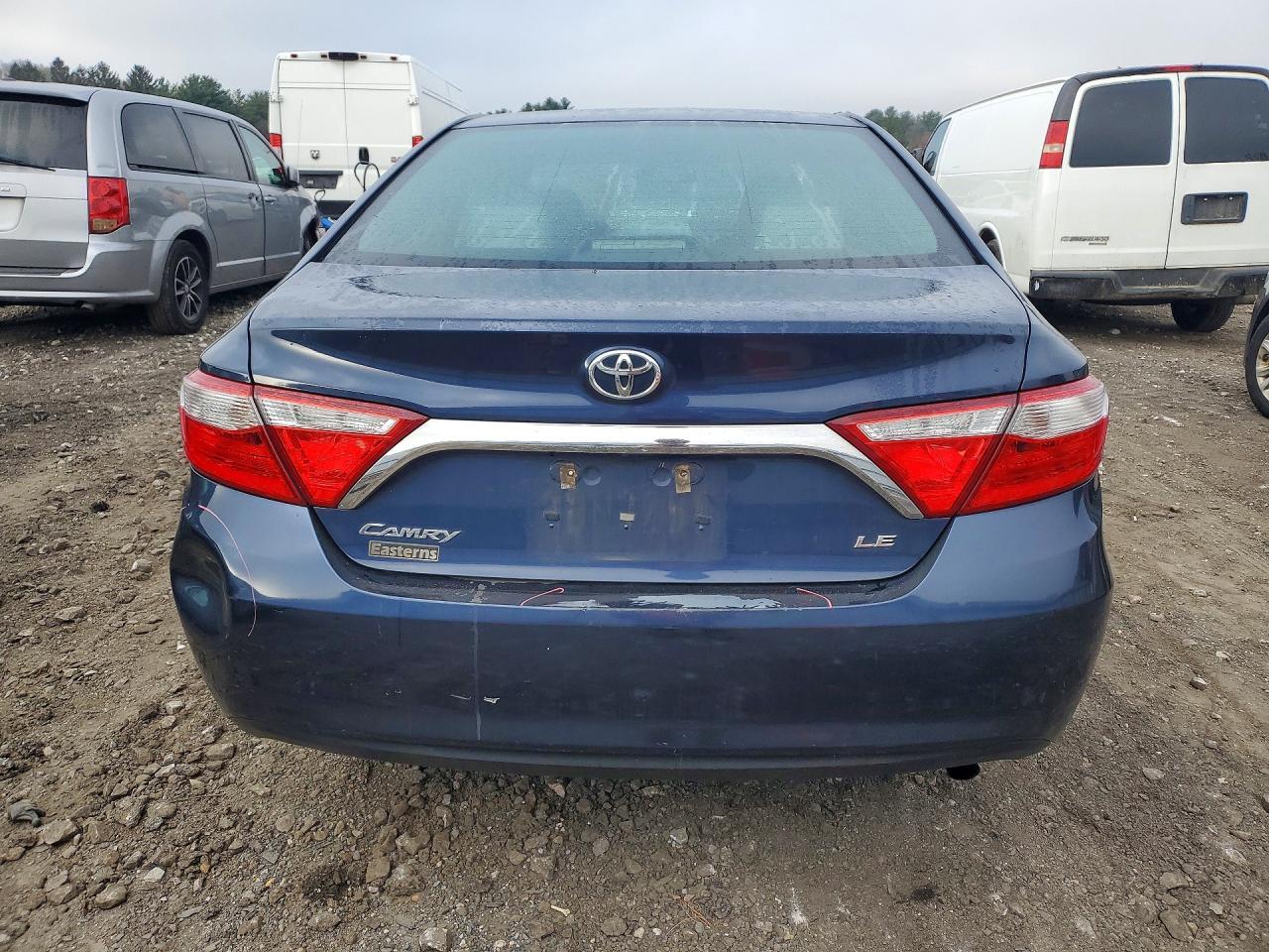 2015 Toyota Camry Le - Image 6