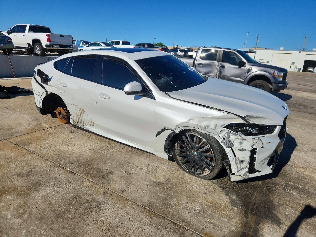 2025 BMW X6 xDrive40I - Image 4