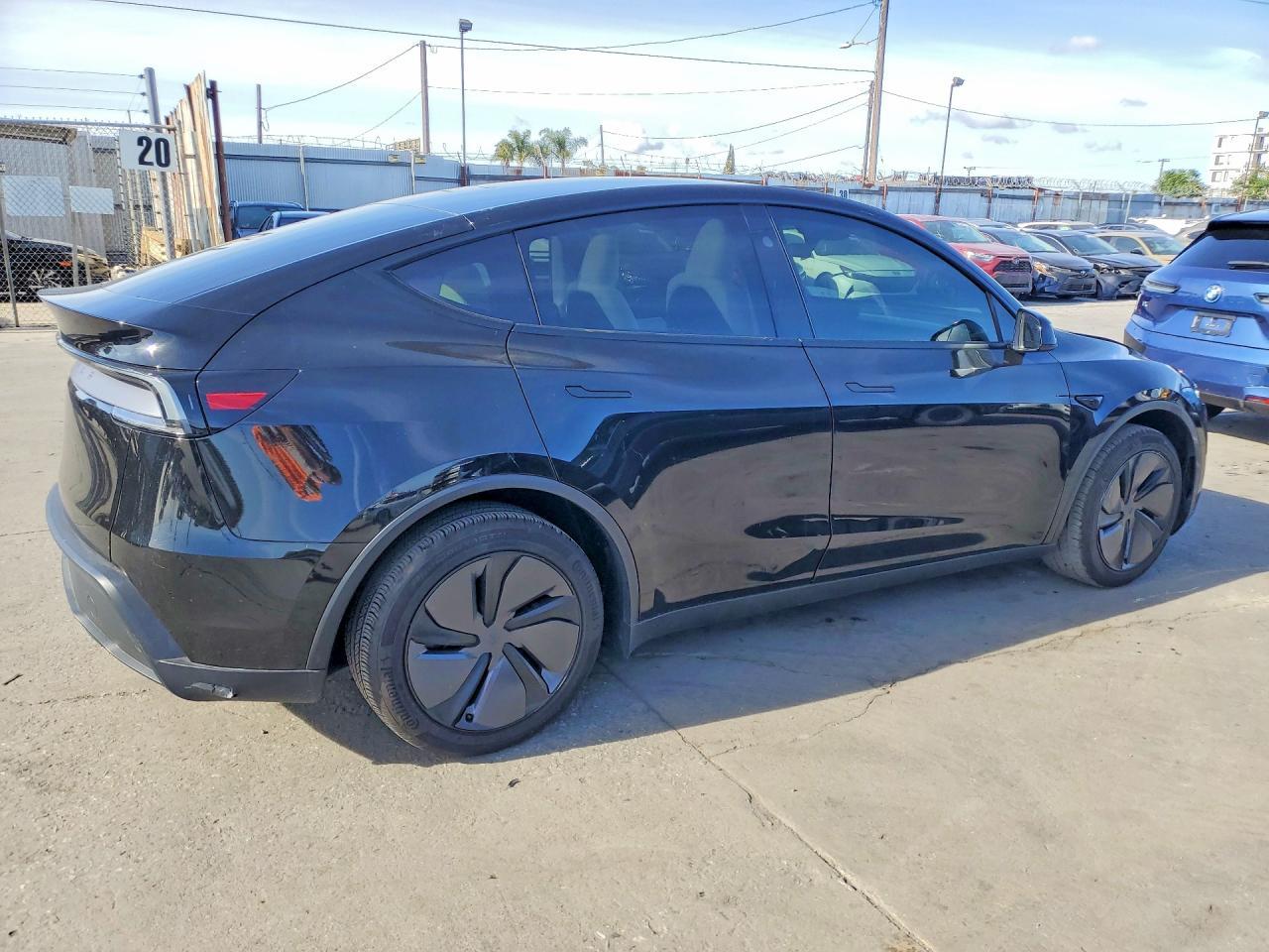 2026 Tesla Model Y - Image 4