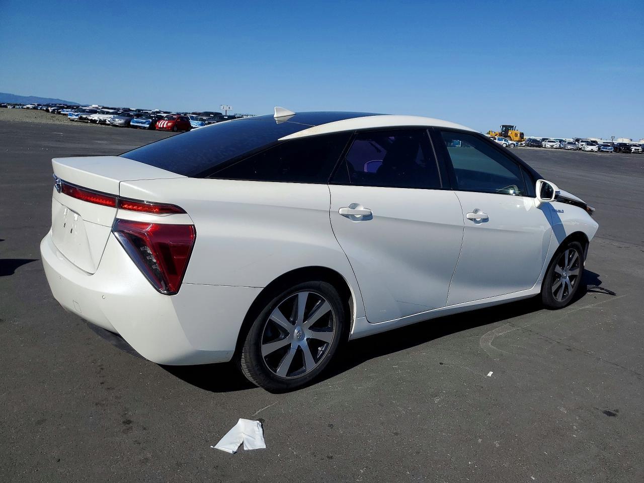 2016 Toyota Mirai Base - Фото 3