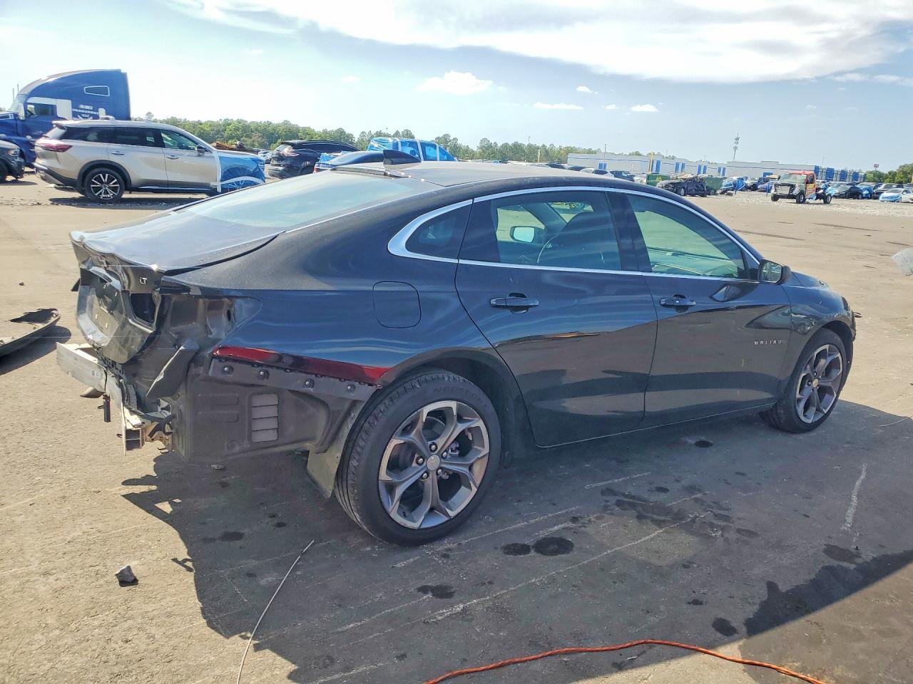 2023 Chevrolet Malibu Lt - Image 3
