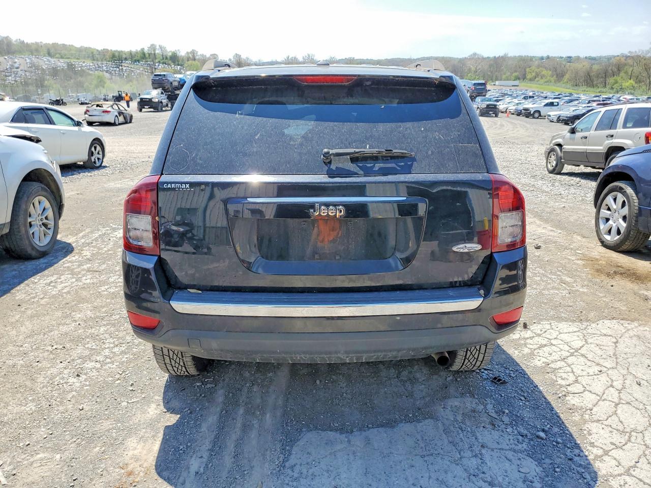 2015 Jeep Compass Latitude - Image 6