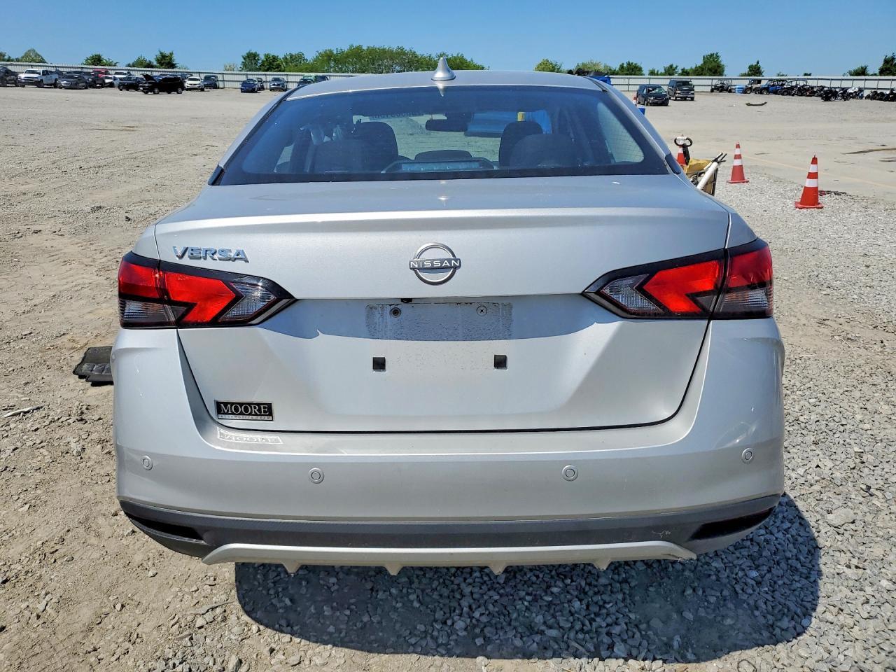 2025 Nissan Versa Sv - Image 6